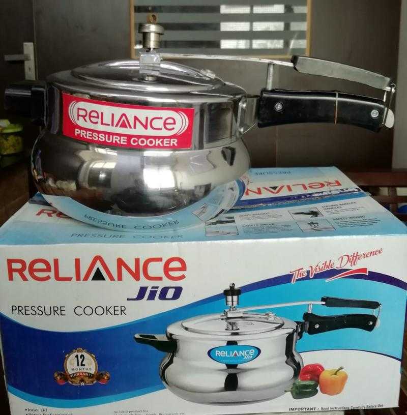 Reliance pressure cooker 5 litre price hot sale