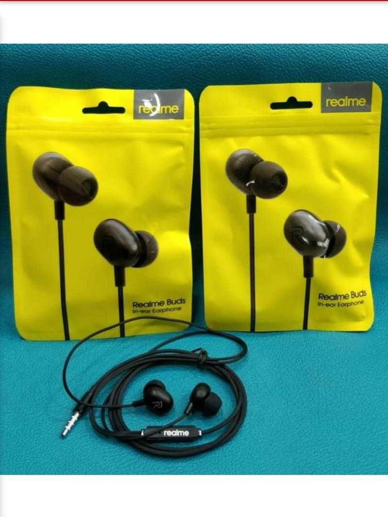 realme Buds 2 Wired in Ear Earphones with Mic (Black)