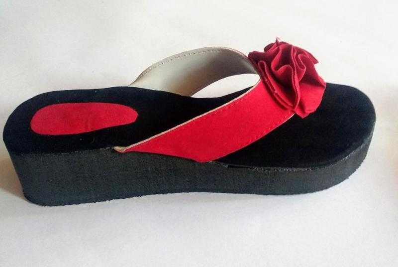 Vada pav best sale chappal ladies