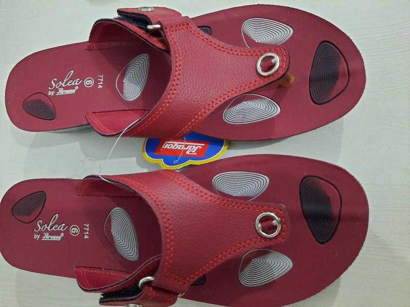 Paragon Solea 7714 Maroon Resin Casual Wear Maroon 4 Uk 37 Eu