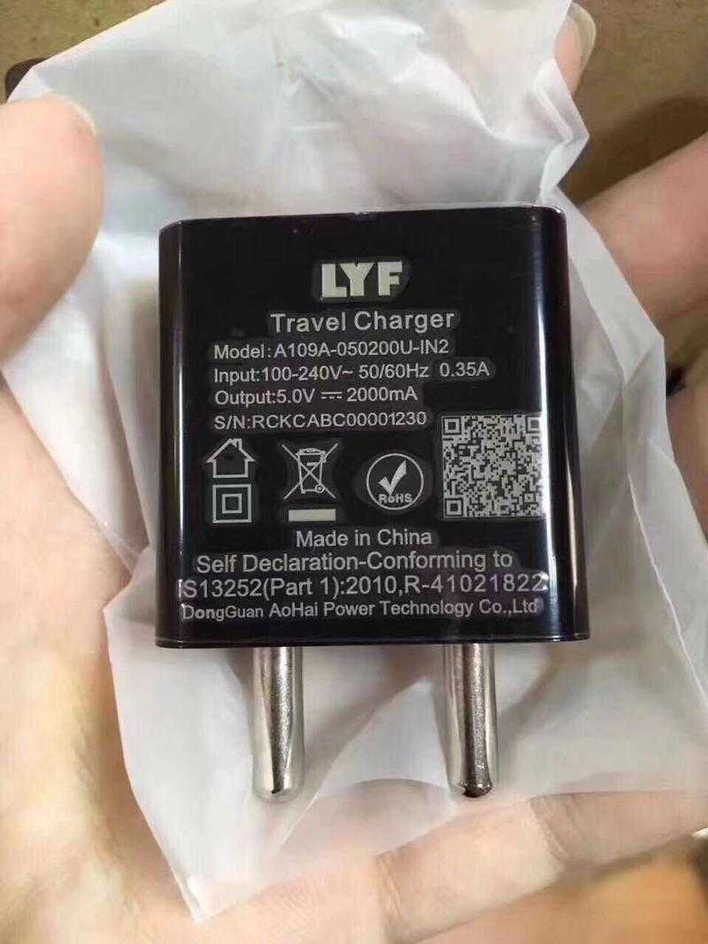 LYF A 109A 050200U IN2 2.5 A USB Charger Type C Micro USB Black