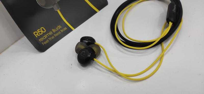 Realme R 50 Wired In the Ear With mic Yes Yellow Black