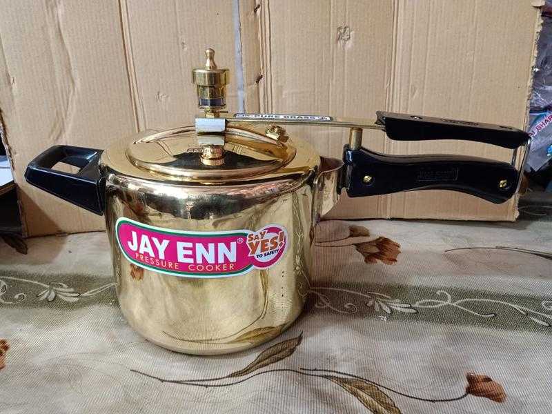 Janta Ultra Hygiene 5 L Brass Without Induction Base Pressure