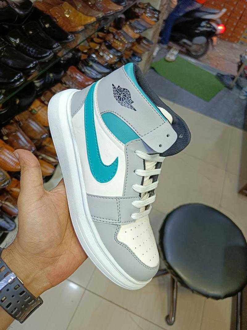 Kids jordans store size 3