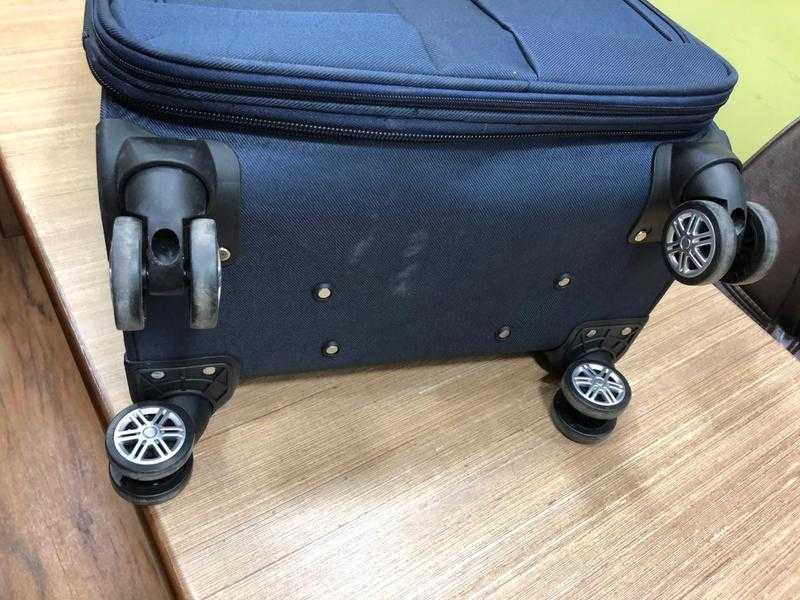 Sinomate Soft Body Suitcase and Trolley Bag Set of 1 Assorted