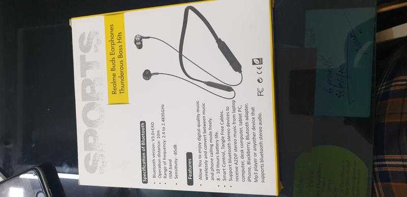 Realme thunderous hotsell bass hits