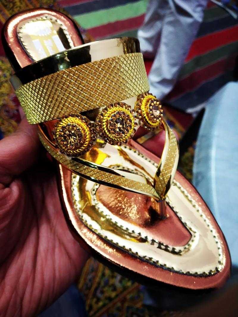 Party wear discount chappals for ladies