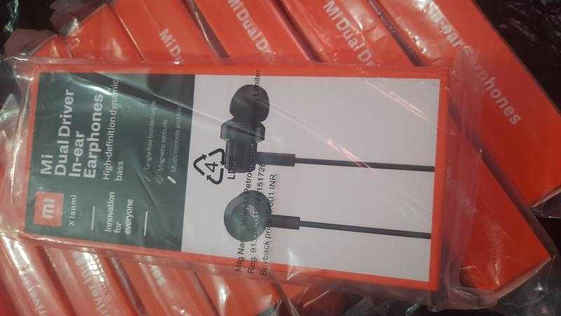 Xiaomi MI Dual Driver Wired In the Ear With mic Yes Black