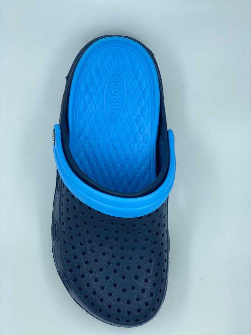 Aqualite deals crocs blue